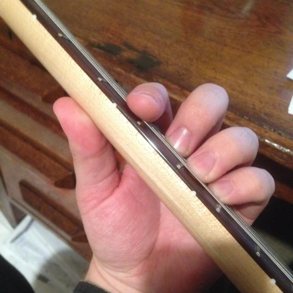 Barre chord thumb position (pictures included) Guitar
